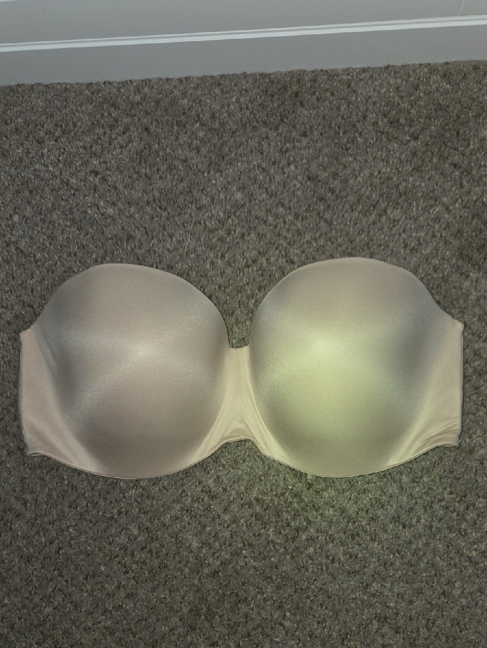Victoria's Secret Strapless Smooth Nude Bra 38DDD NWT